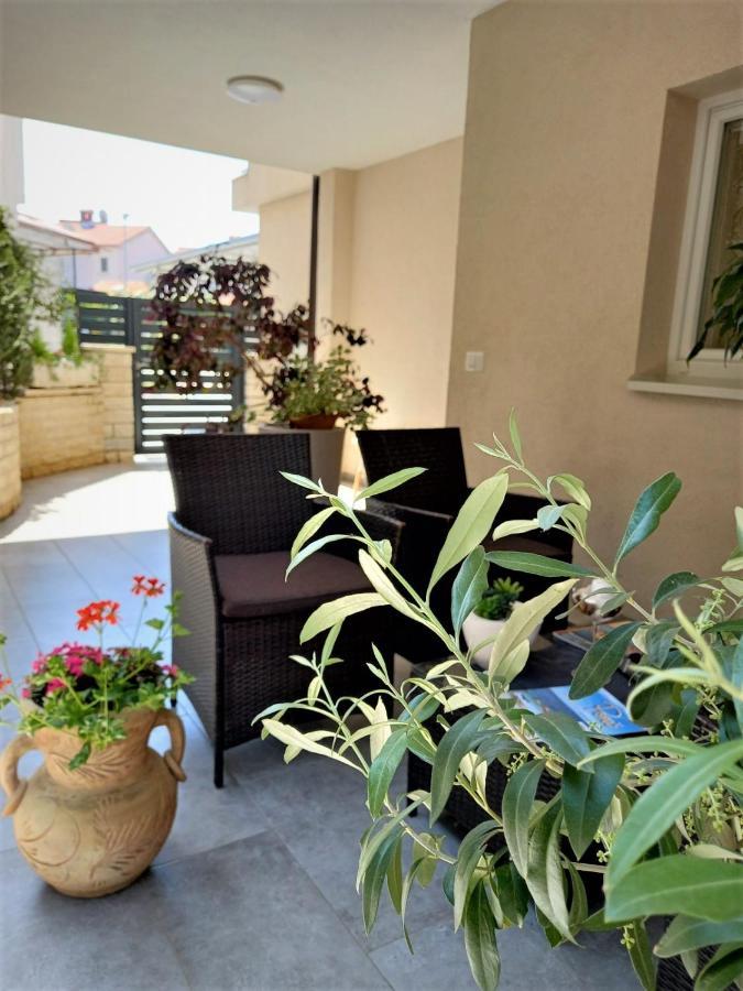 Melody Apartment Пореч Екстер'єр фото