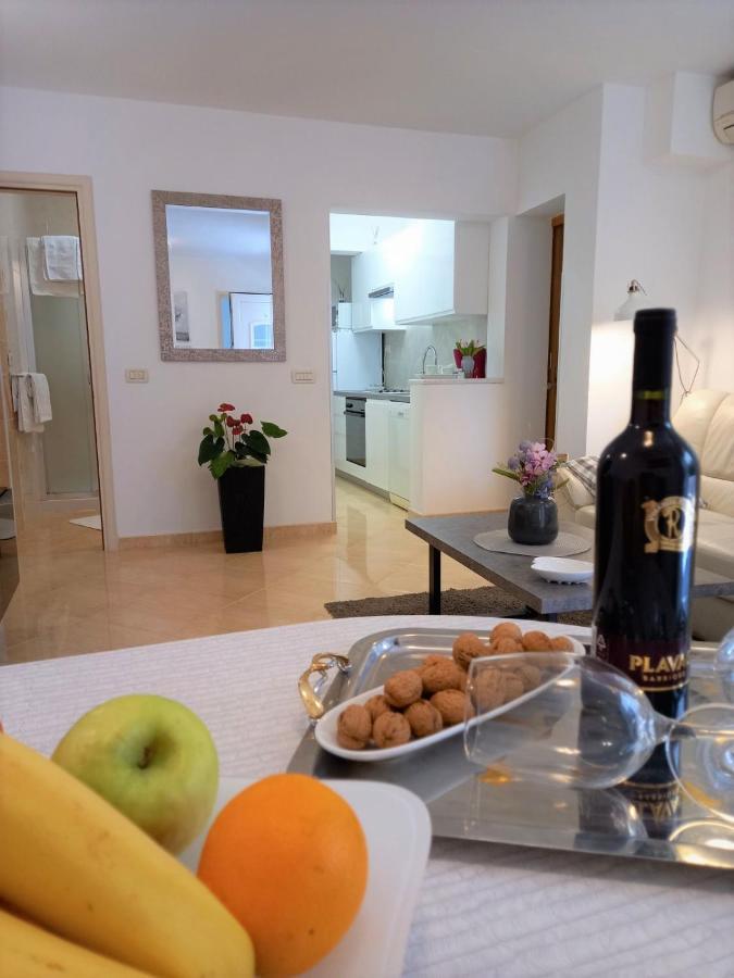 Melody Apartment Пореч Екстер'єр фото