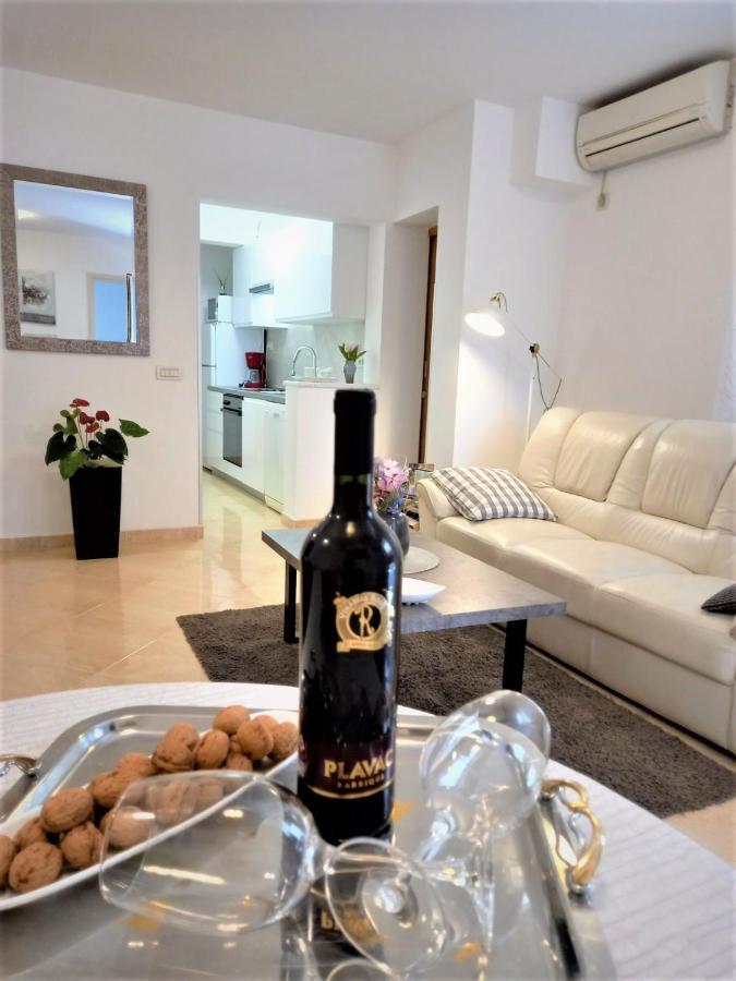 Melody Apartment Пореч Екстер'єр фото