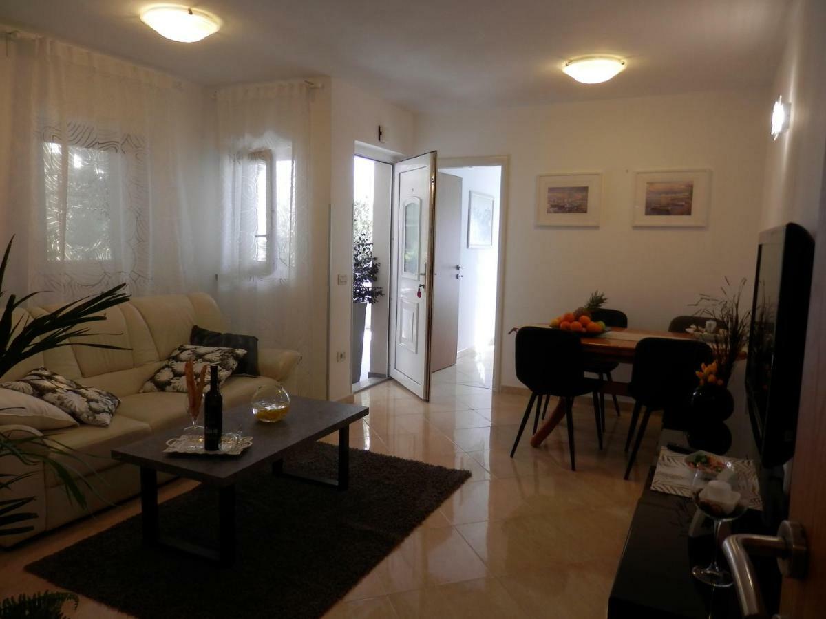 Melody Apartment Пореч Екстер'єр фото