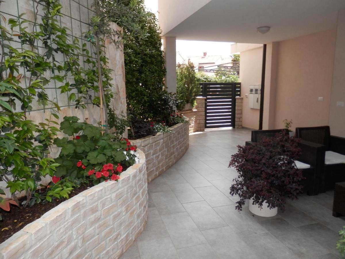 Melody Apartment Пореч Екстер'єр фото